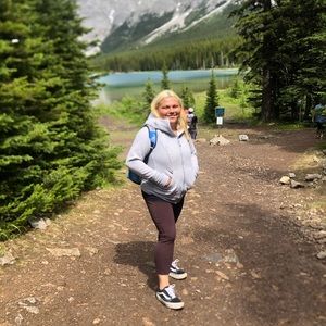 Meet your Posher, Jacqueline